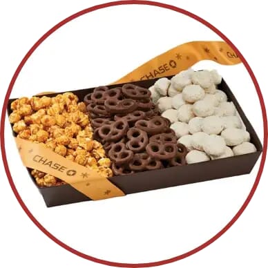 Snack Tray – Popcorn, Pretzels & Cookies