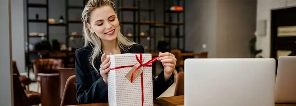 Fun it Up with Office Christmas Party Favor Ideas