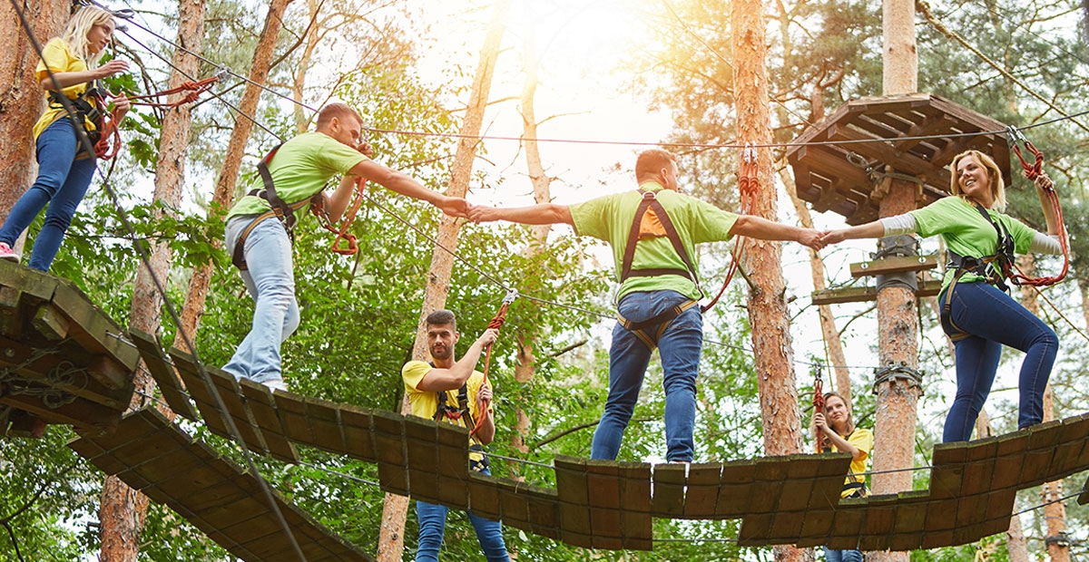 corporate employee team building ropes course activity